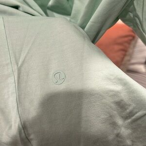 Men’s or women’s lululemon lounge shirt
